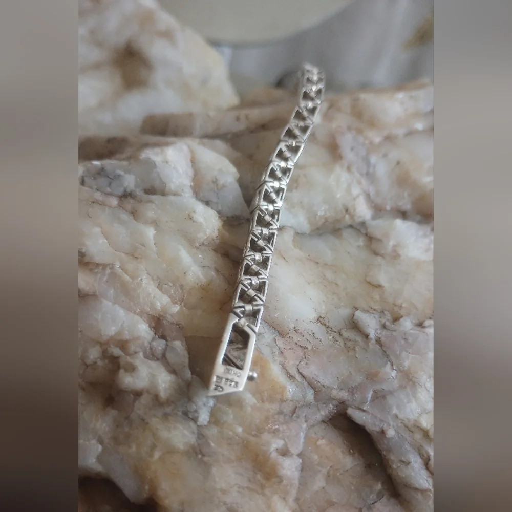Triangle CZ Tennis Bracelet with safety clasp in 925 Sterling Silver - Picture 5 of 8